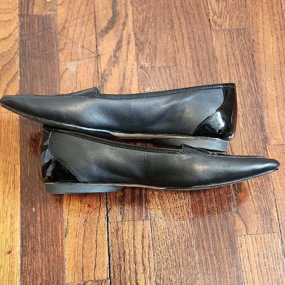 Donald J. Pliner Black Women's Loafers With Patent Accents Size 8.5 - Picture 7 of 10